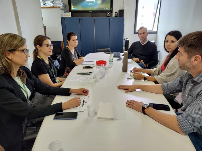 CRN-8 debate medidas para ampliar quadro de nutricionistas na saúde pública de Curitiba
