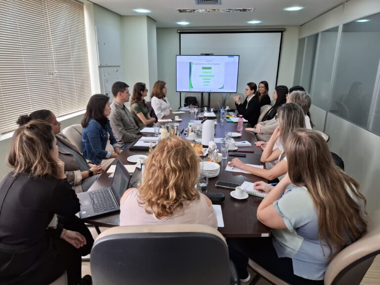 CRN-8 promove reunião sobre processos éticos e de fiscalização